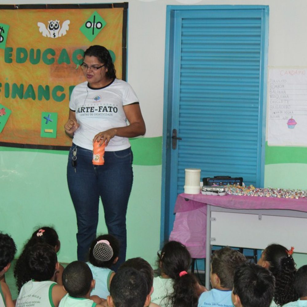 ESCOLA DEBATE EDUCAÇÃO FINANCEIRA