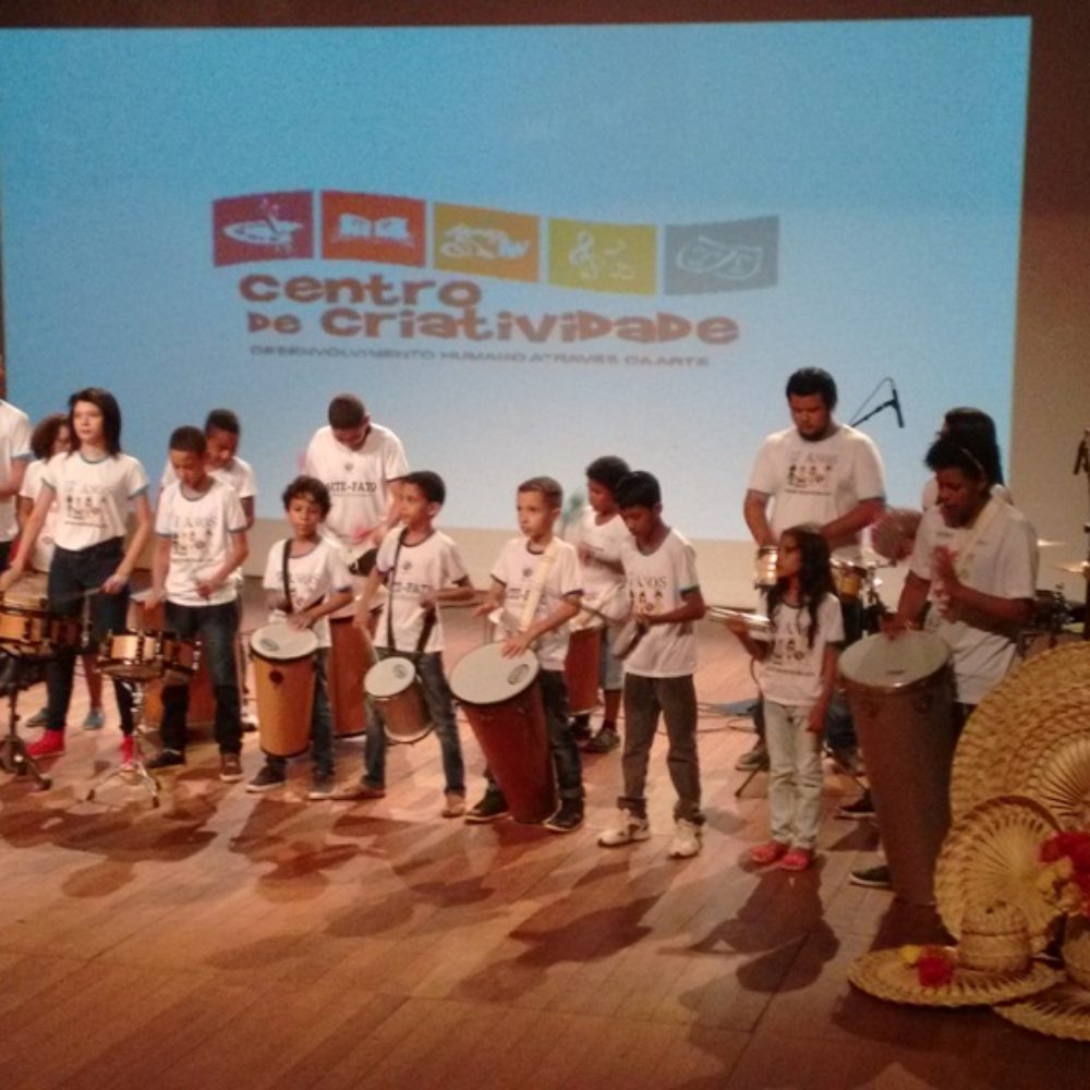 TAMBORES DO ARTE-FATO APRESENTA EM AULA INAUGURAL DOS CENTROS DE CRIATIVIDADE DE PALMAS TOCANTINS