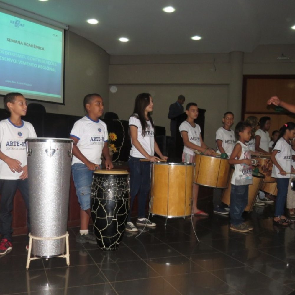 NA IV SEMANA ACADÊMICA DA UNITINS ALUNOS DO ARTE-FATO REALIZAM APRESENTAÇÕES CULTURAIS