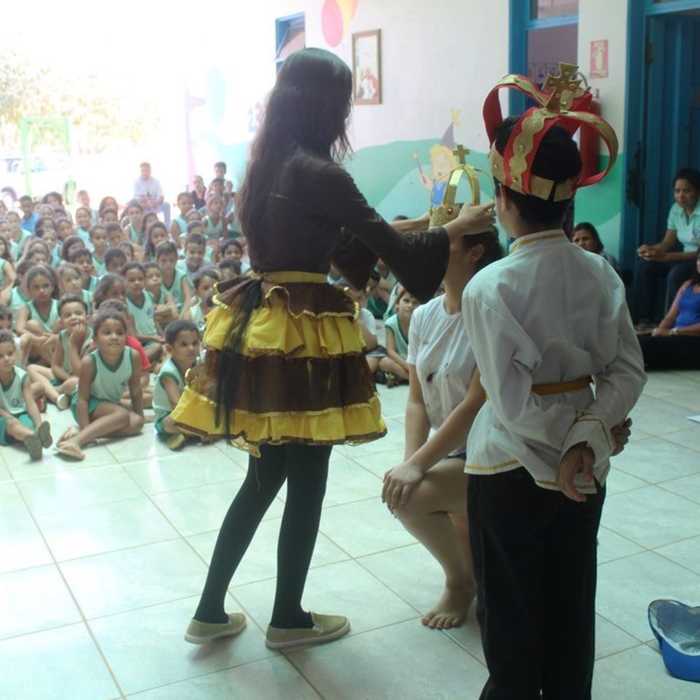 RAINHA DO LIXO NA ESCOLA JOÃO PAULO II