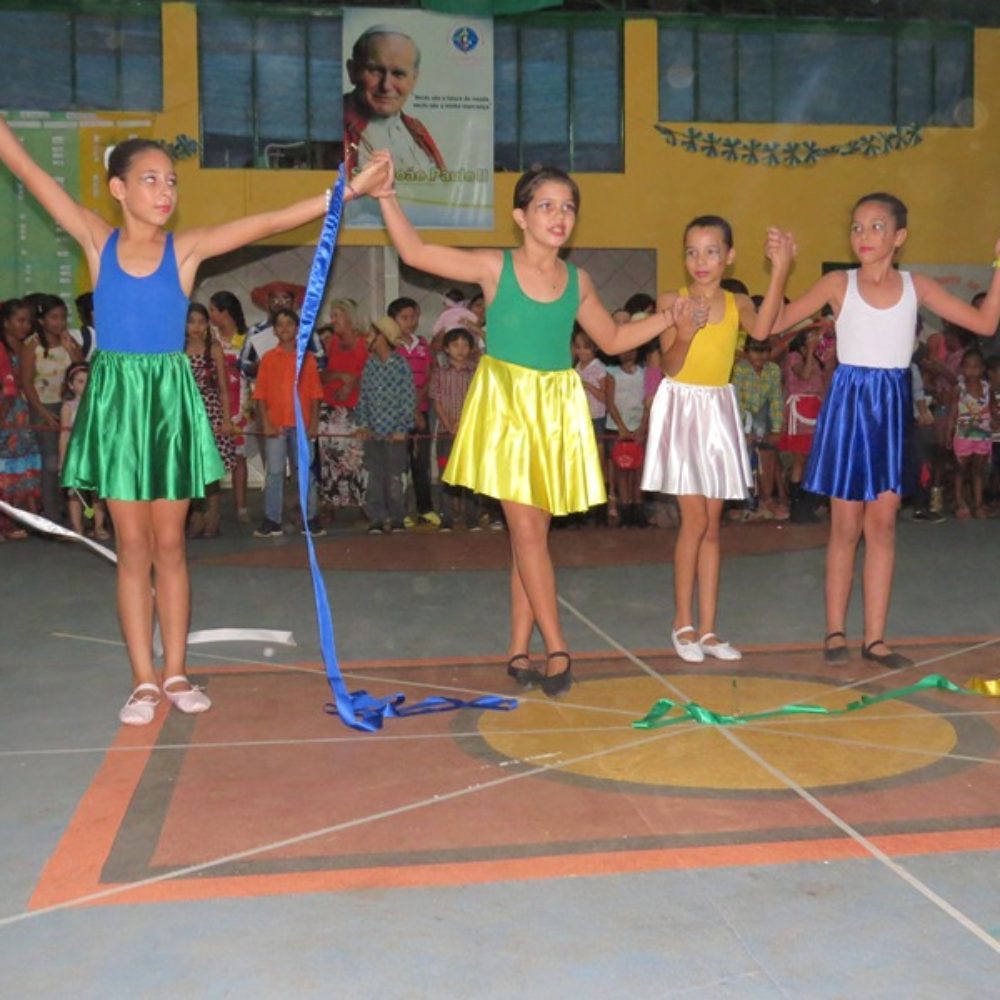 APRESENTAÇÕES CULTURAIS ENCERRA FESTA JUNINA DO JOÃO PAULO