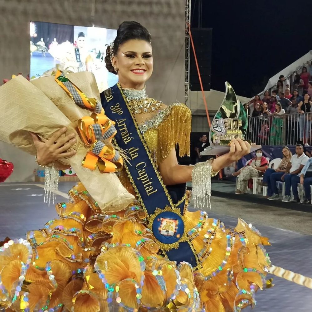 A tetra campeã  estadual é coroada como rainha  do 30º Arraiá da Capital