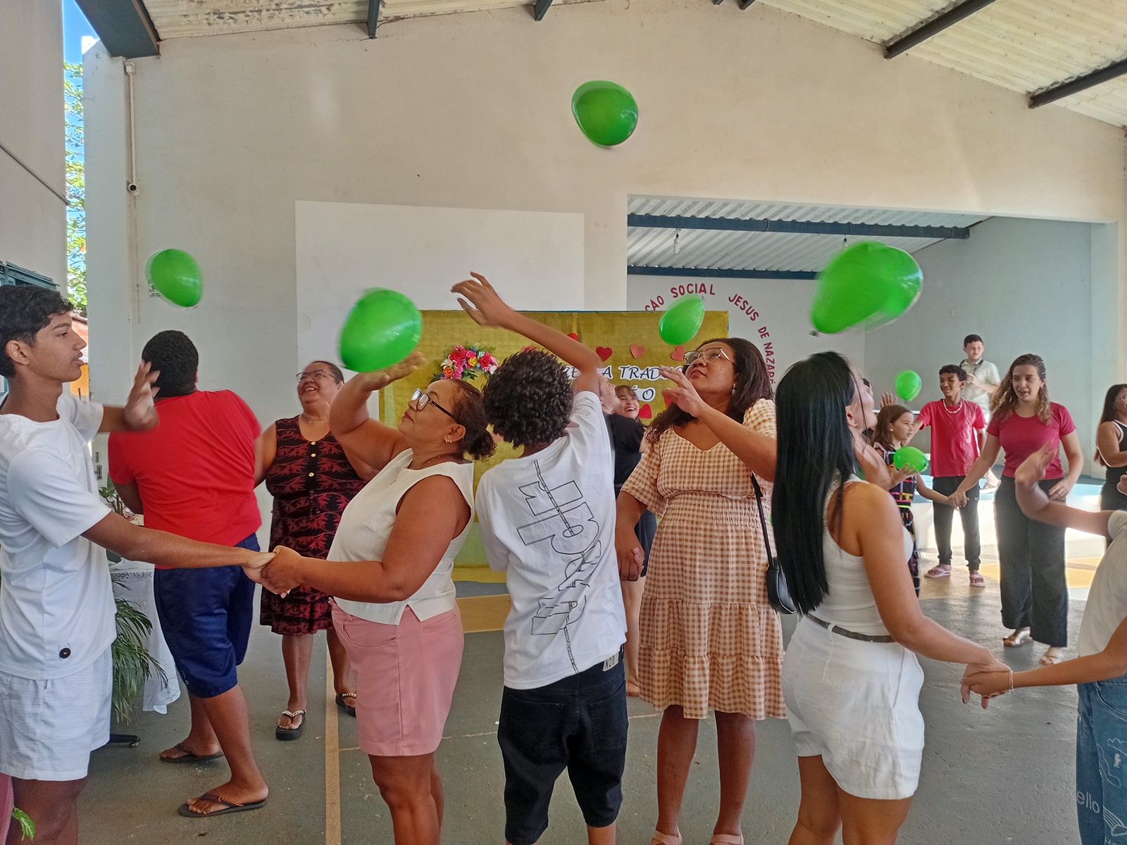 No momento, você está visualizando Escola João Paulo II promove manhã especial no Dia da Família na escola