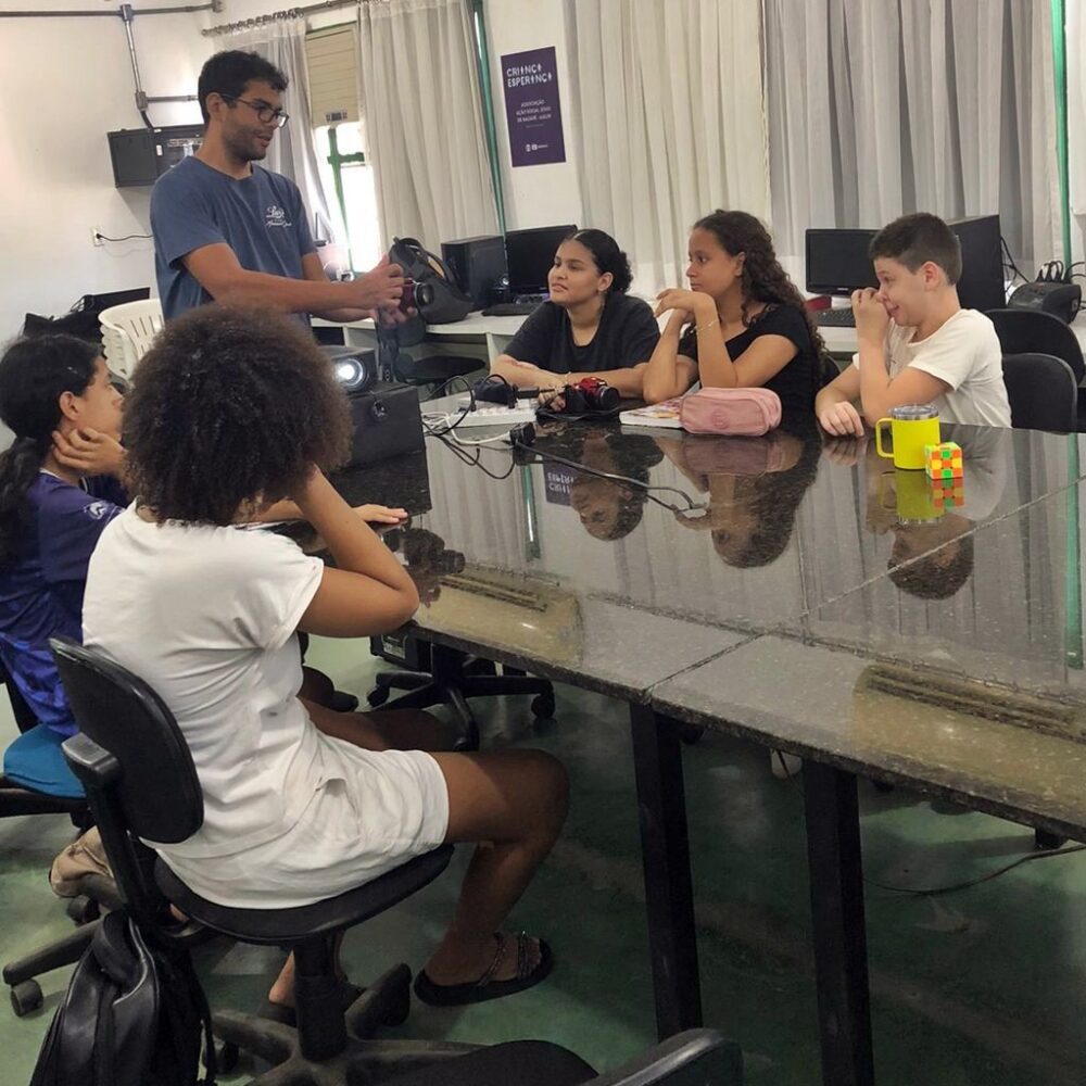Escola João Paulo II promovem oficina de fotografia com foco no protagonismo juvenil