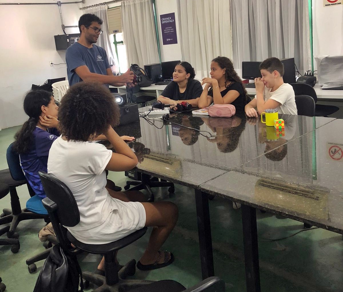 No momento, você está visualizando Escola João Paulo II promovem oficina de fotografia com foco no protagonismo juvenil