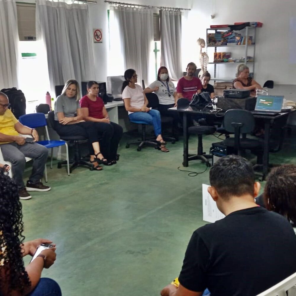 Acadêmicos de Gestão Pública promovem palestra sobre assédio no ambiente de trabalho