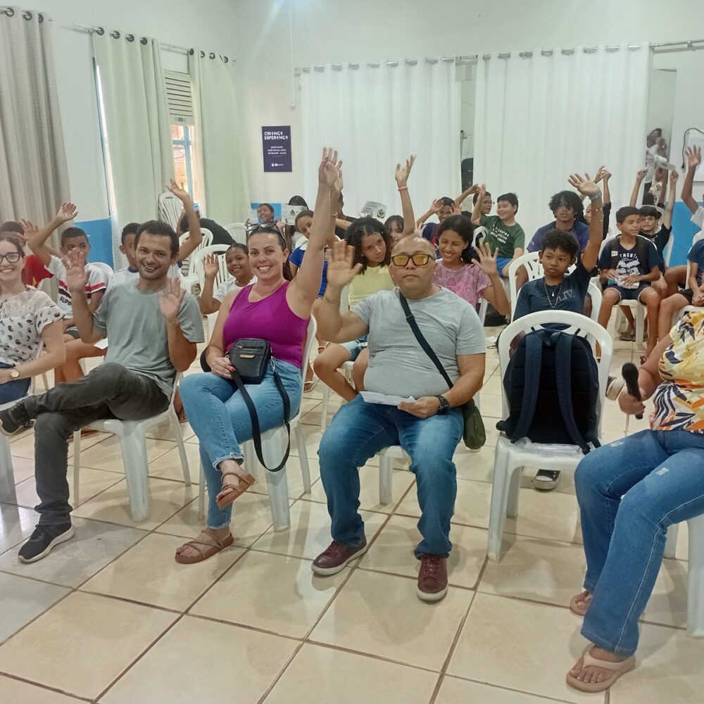 Estudantes recebem campanha sobre preservação da água e descarte correto de resíduos