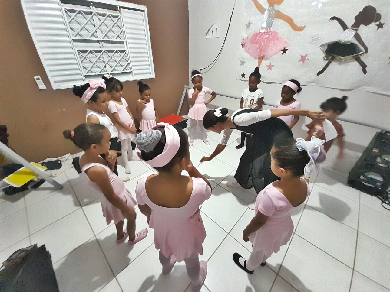 No momento, você está visualizando Atividades culturais com aulas de música e balé são retomadas em São Félix do Tocantins