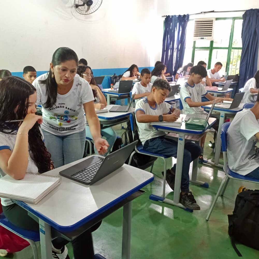 AASJN promove workshop sobre ciberbullying para estudantes da Escola João Paulo II
