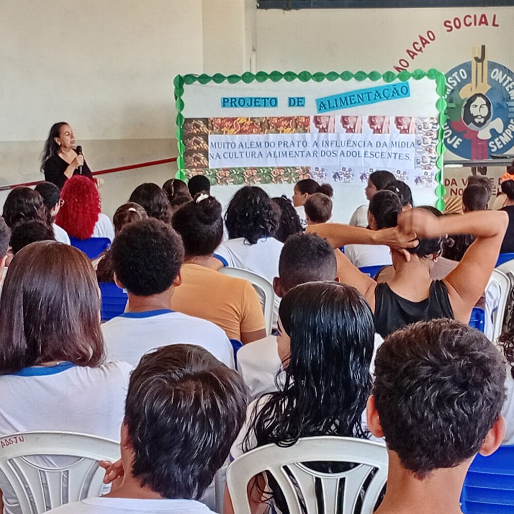 Escola João Paulo II promove culminância sobre influência digital e cultura indígena