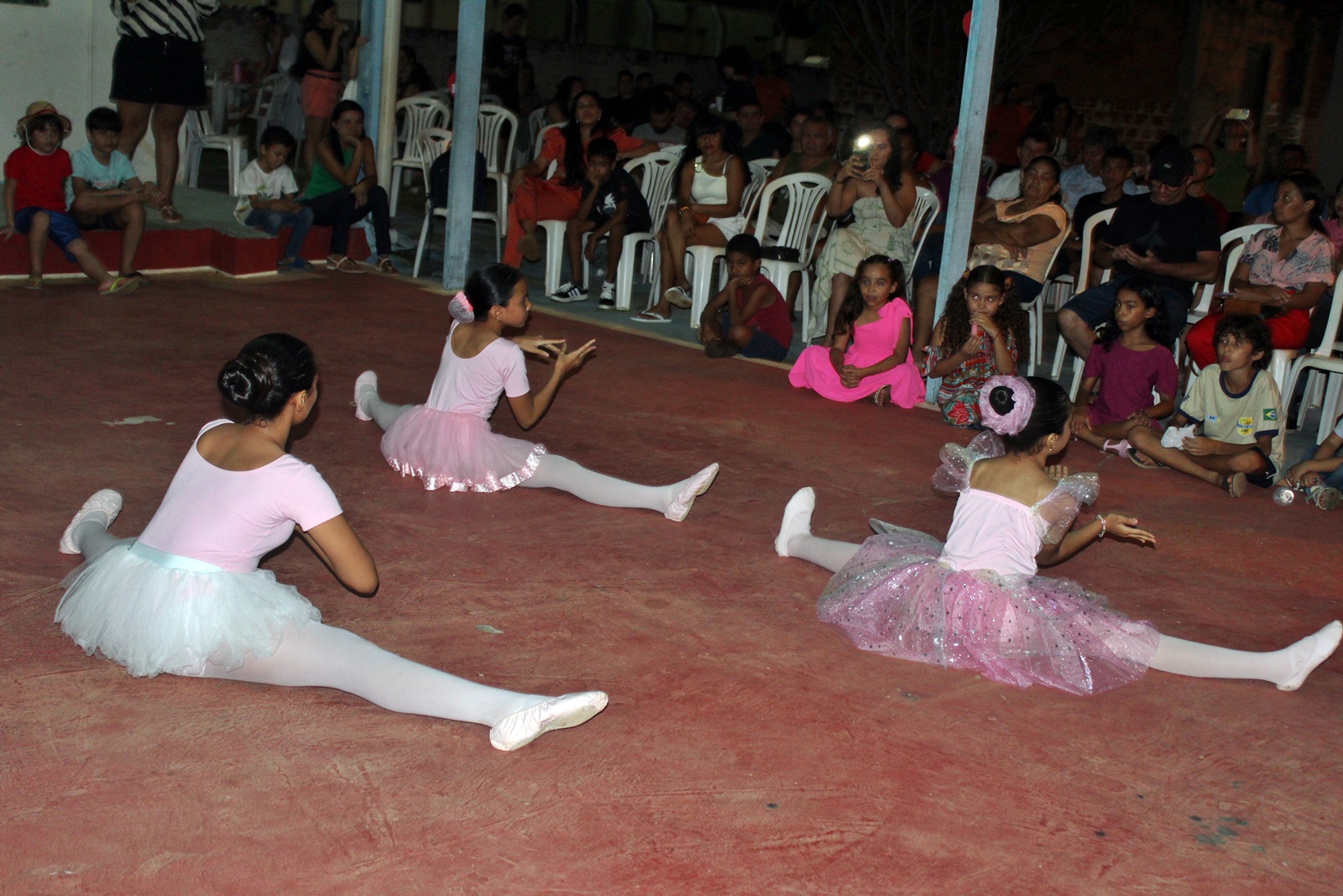 No momento, você está visualizando Noite Cultural no Arte-Fato celebra talentos e promove reflexões sobre cidadania e paz
